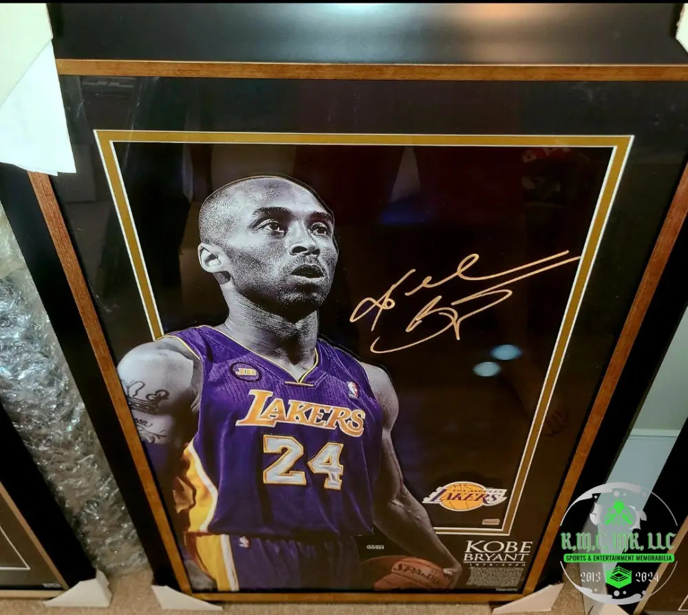 *Nba Kobe Bryant Los Angeles Lakers Facsimile Signed Archival Etched Pro Museum Glass Mounted