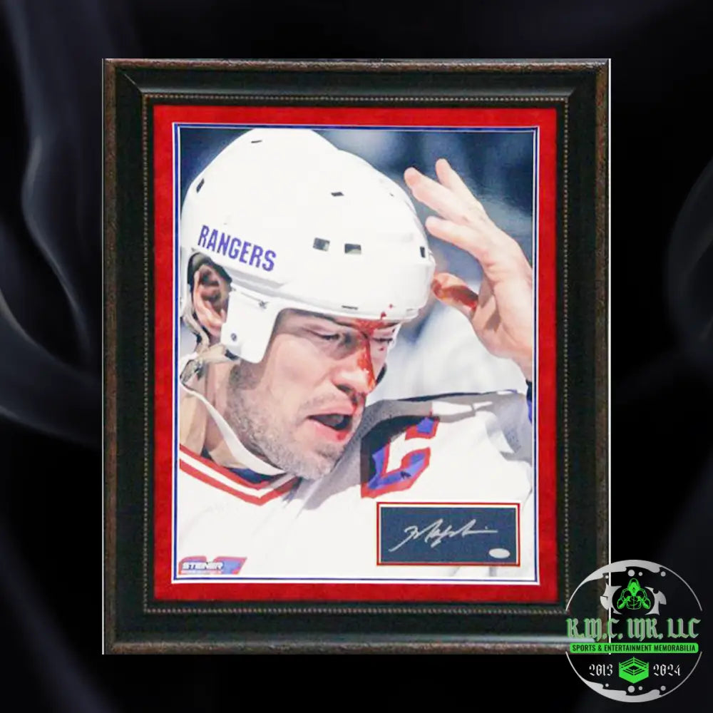 *Nhl Mark Messier #11 Signed Autographed 16X20 Custom Framed Bleeding Image W/Custom Red&Blue Matte