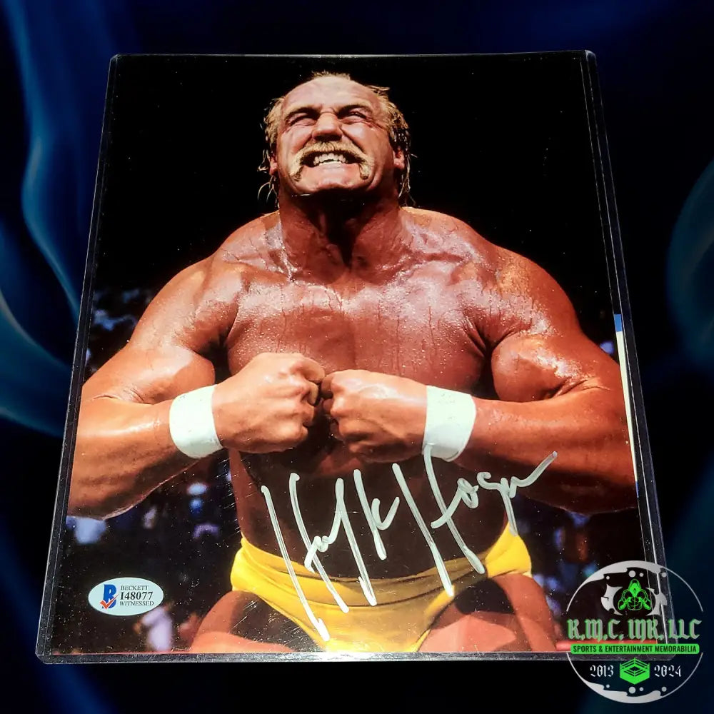 *Wcw/Wwe Hulk Hogan Signed Autographed Pose 8X10 Photo W/Beckett Bsa* #Hogan50